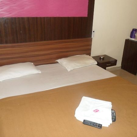 Hotel Canada Palace Watuwa Kültér fotó