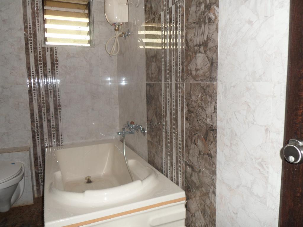Hotel Canada Palace Watuwa Szoba fotó
