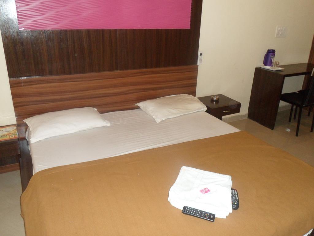 Hotel Canada Palace Watuwa Kültér fotó